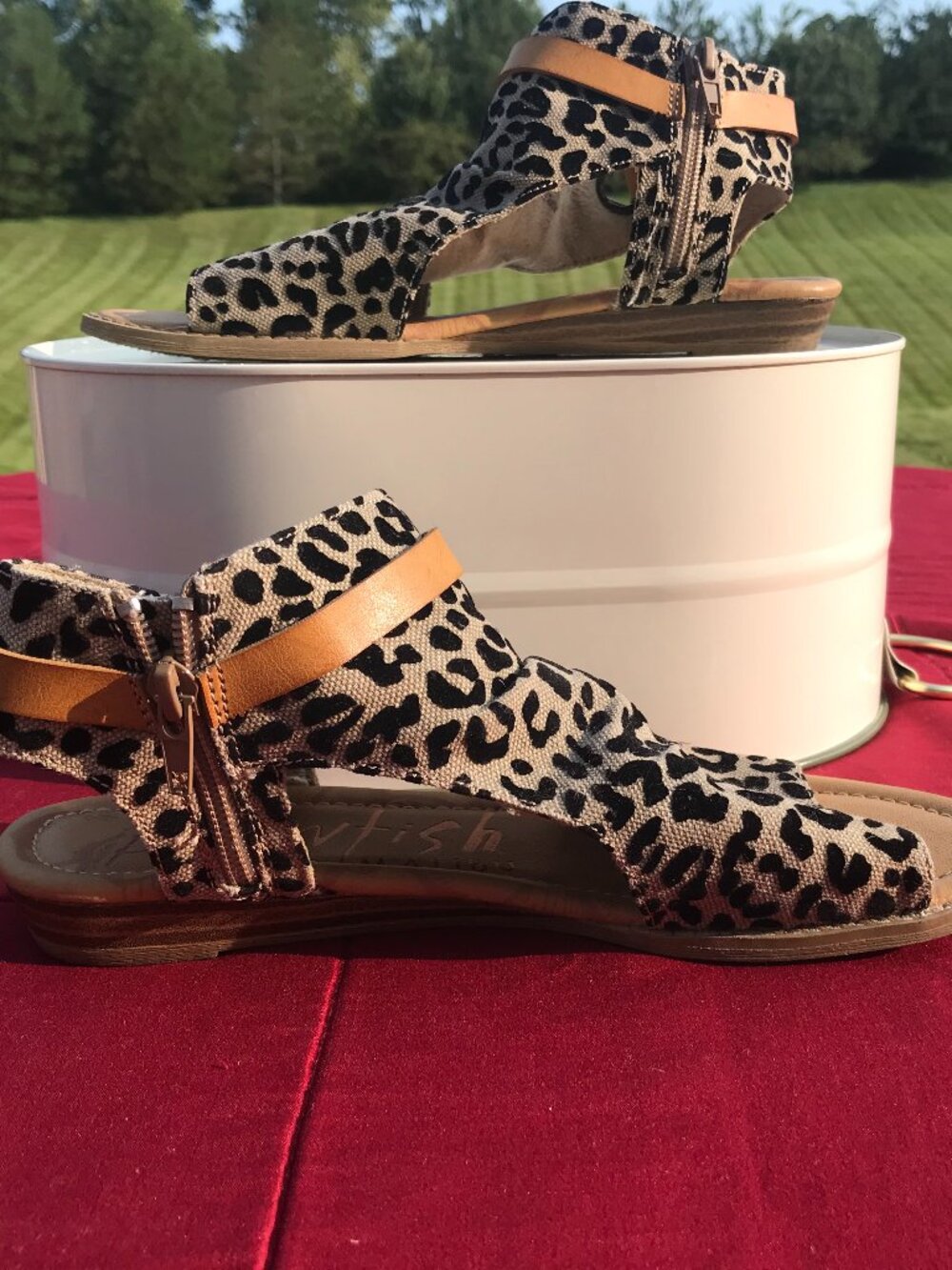 Leopard Print Sandal, size 8